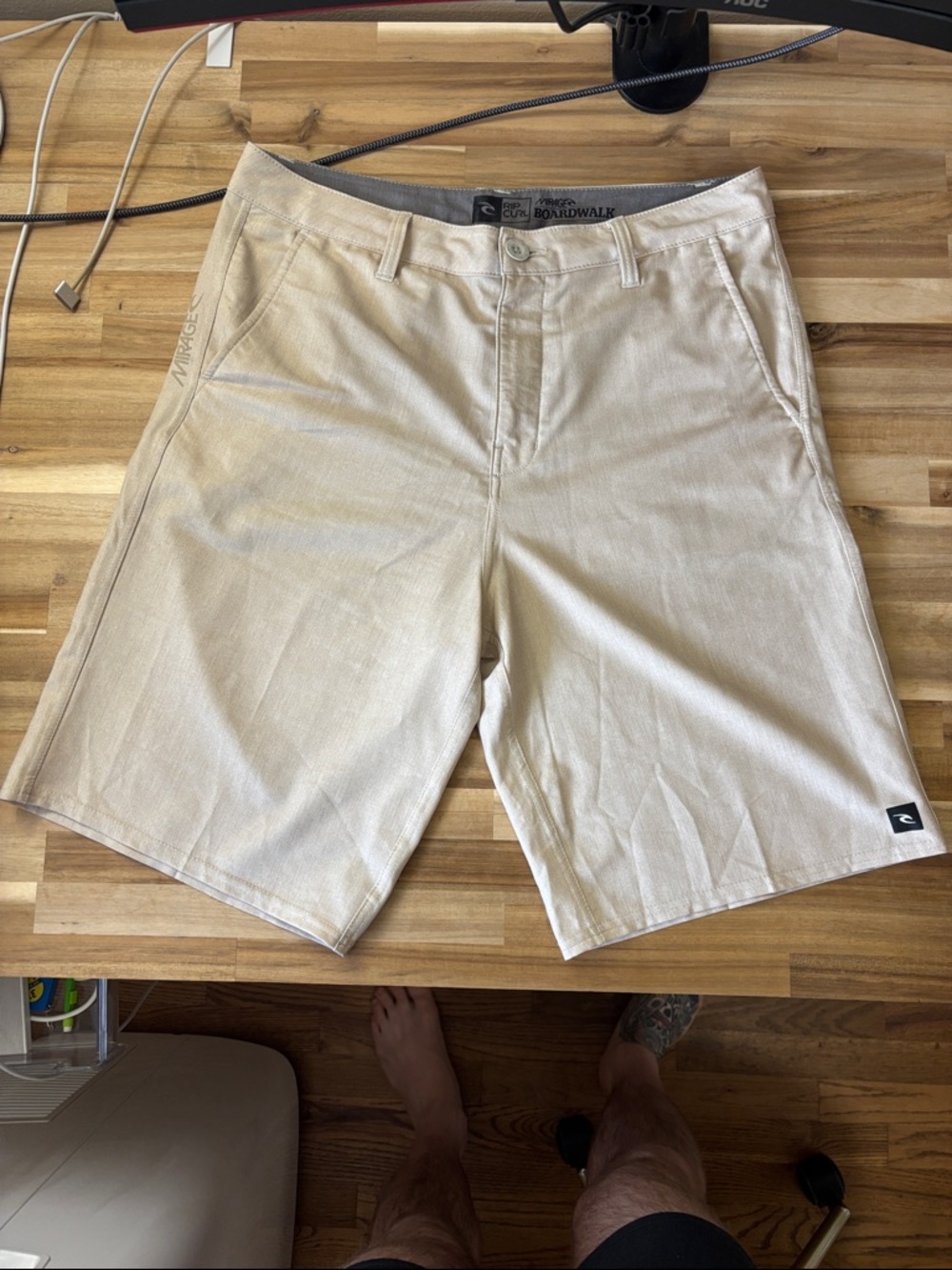 Rip Curl Men’s Light Beige Flat Front Shorts 32 (10 inseam)